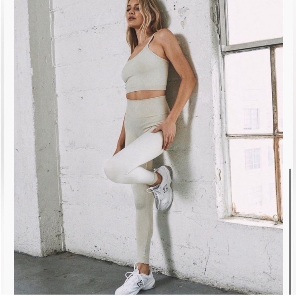 SET Active Beige Leggings